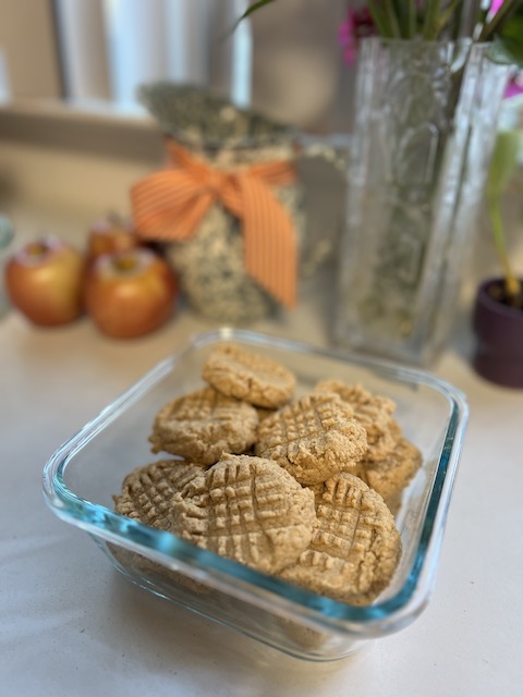 Melt-In-Your-Mouth Peanut Butter Cookies